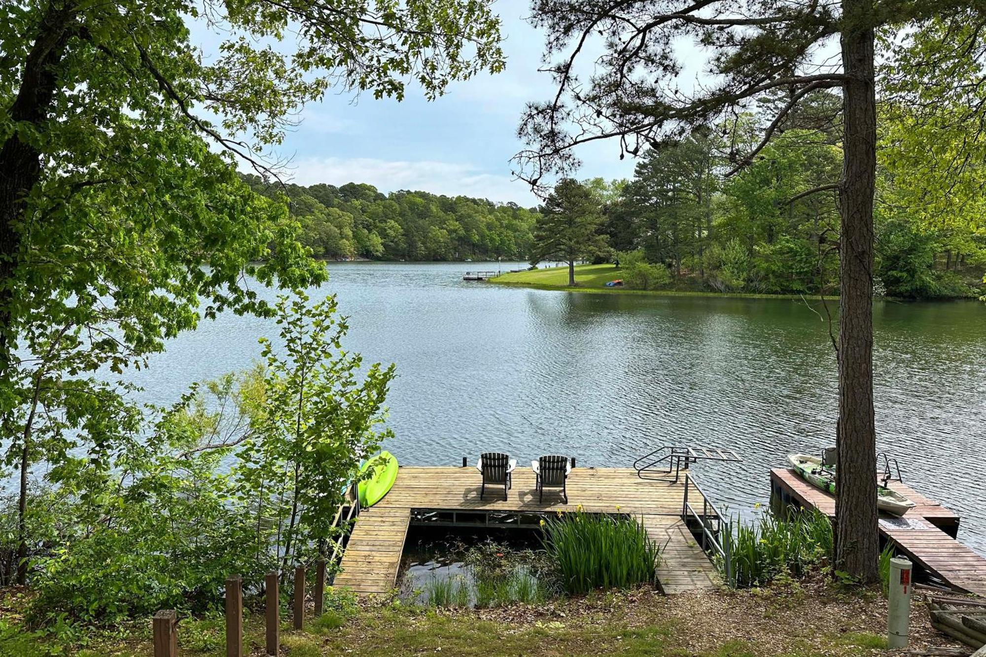 Renovated Lakefront Escape With Private Dock And Deck! Bella Vista Zewnętrze zdjęcie