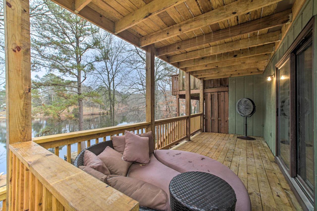 Renovated Lakefront Escape With Private Dock And Deck! Bella Vista Zewnętrze zdjęcie